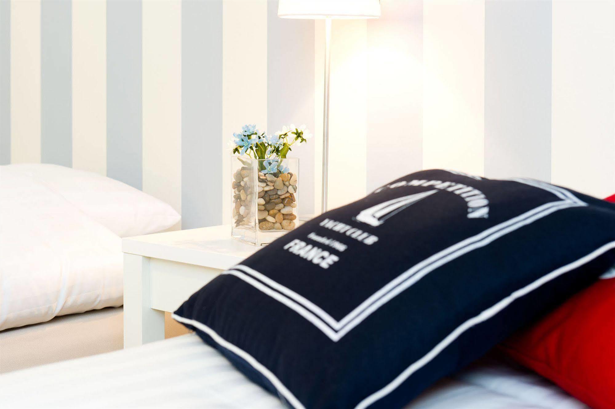 Attendo Park Hotell Huddinge Bagian luar foto