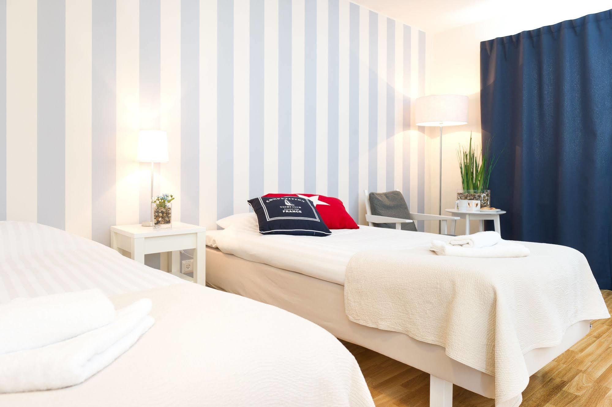 Attendo Park Hotell Huddinge Bagian luar foto