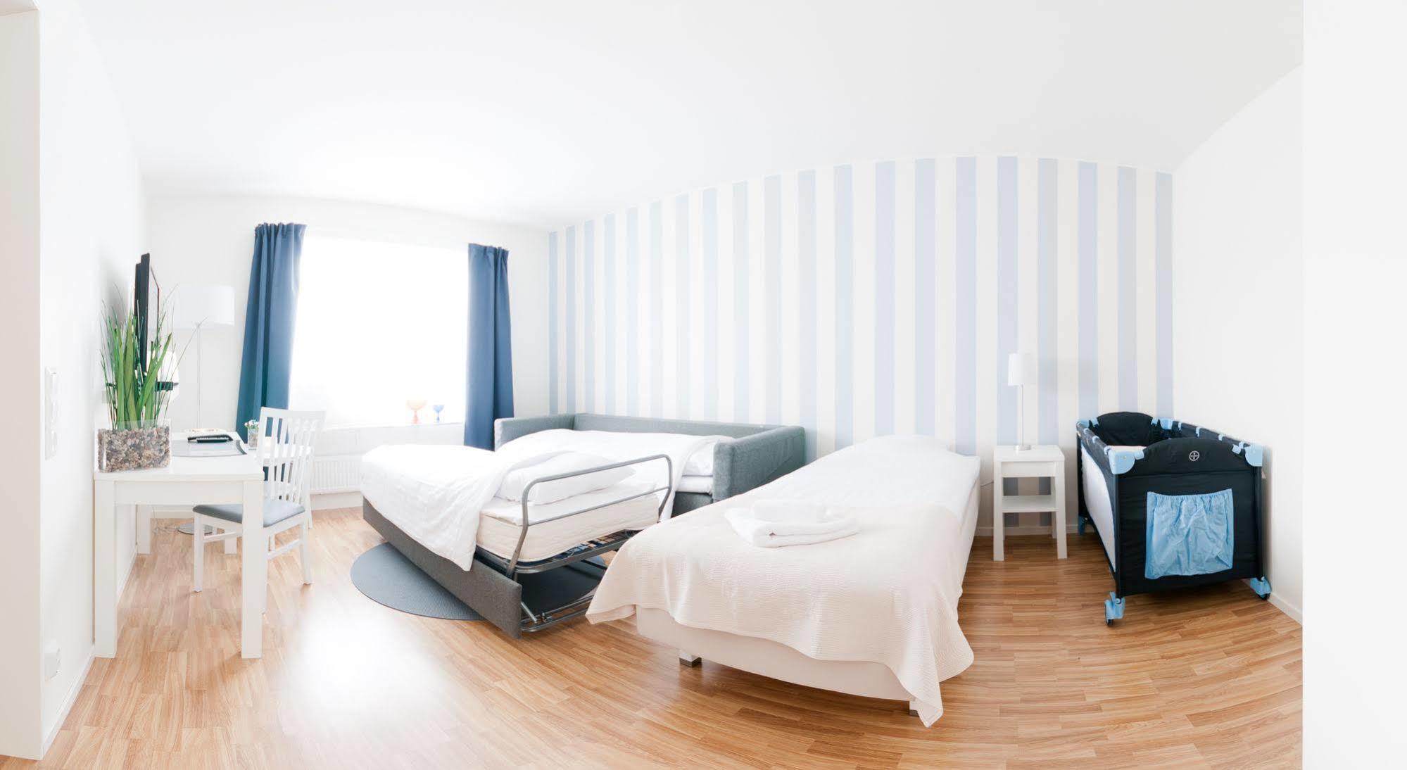 Attendo Park Hotell Huddinge Bagian luar foto