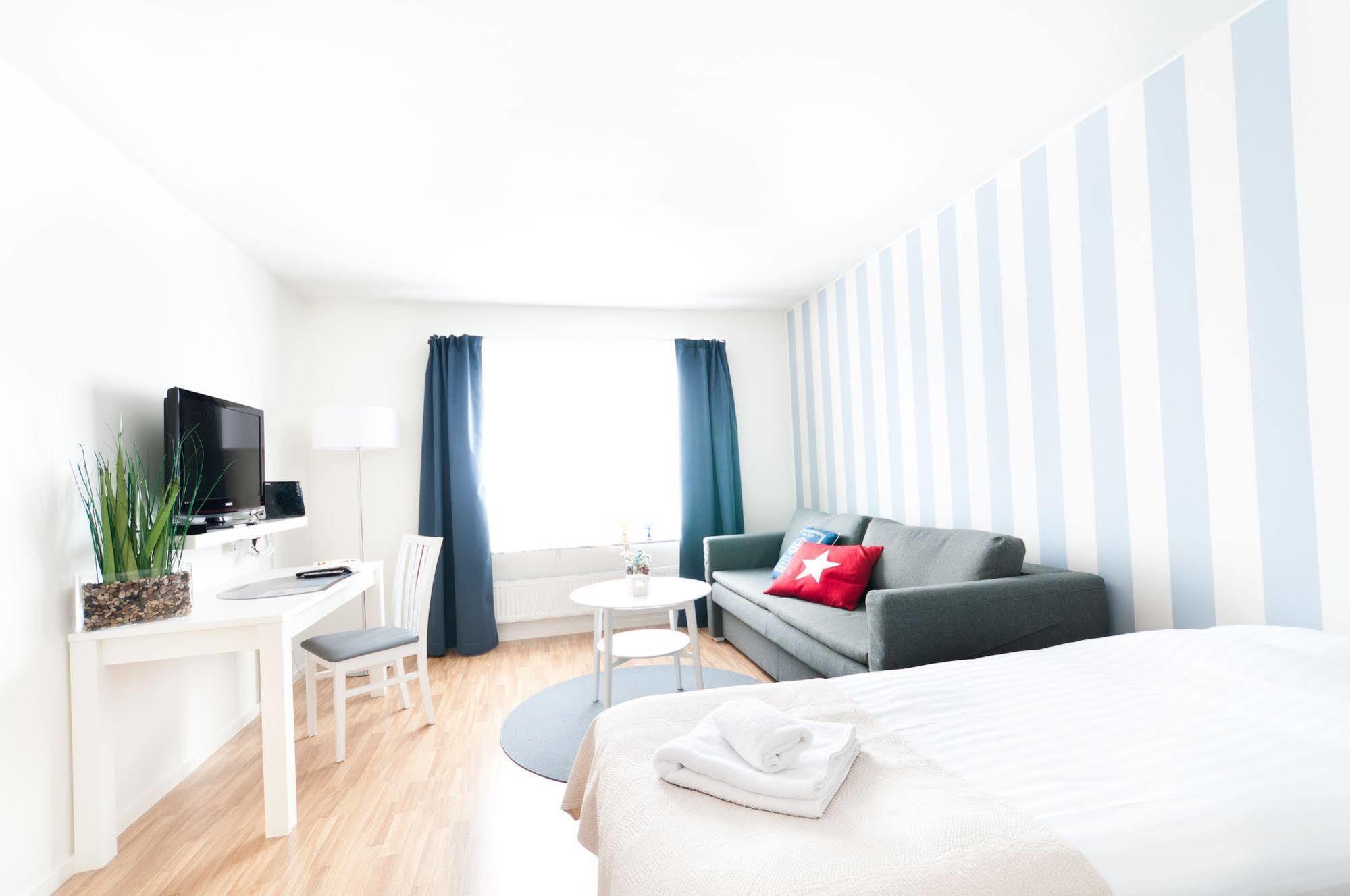 Attendo Park Hotell Huddinge Bagian luar foto